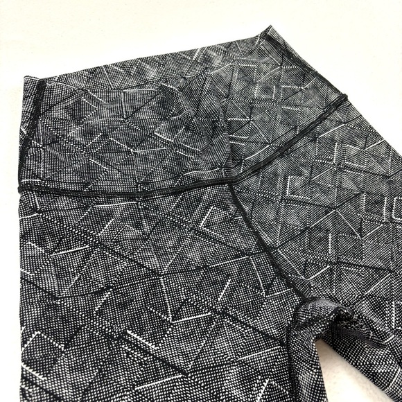 Lululemon Black/Gray Geometric Highrise Athletic Full Length Leggings Size 6 - Picture 6 of 16